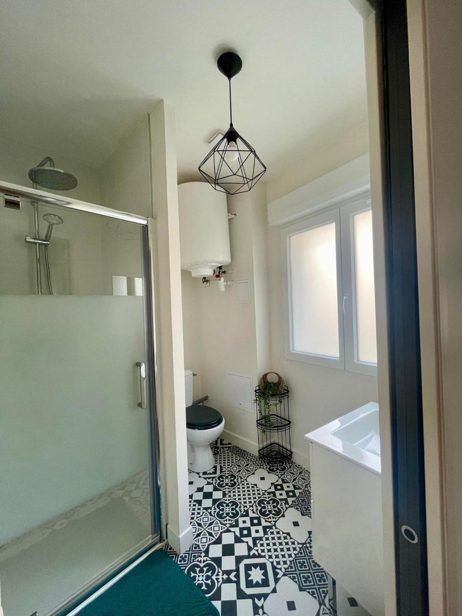 Appartement Cosy Proche Gare อองเชร์ ภายนอก รูปภาพ